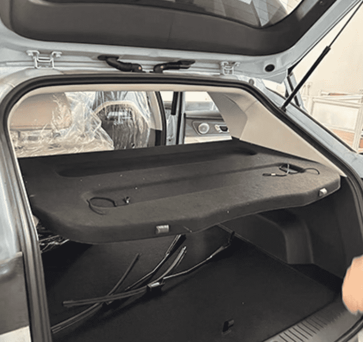 Xevaban.com ở 214 Giải Phóng là đơn vị chuyên cung cấp phụ kiện oto, đồ chơi oto, phụ kiện omoda c5, đồ chơi omoda c5, xevaban, 214 giải phóng, tấm ngăn cốp omoda c5, tấm ngăn cốp sau omoda c5, tấm để đồ cốp sau omoda c5.